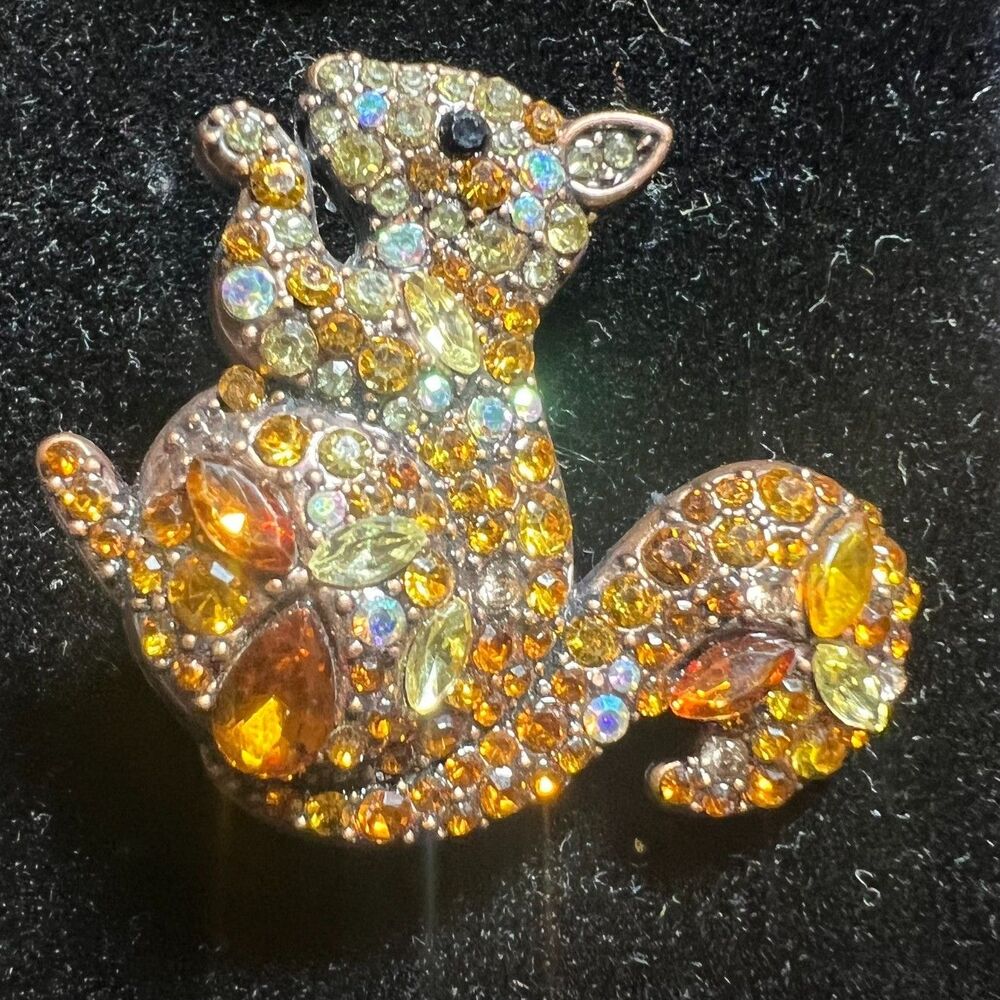 Sparkling Squirrel and Acorn Rhinestone Brooch Set Vintage‑Style Gemstone Brooch - Picture 3 of 10